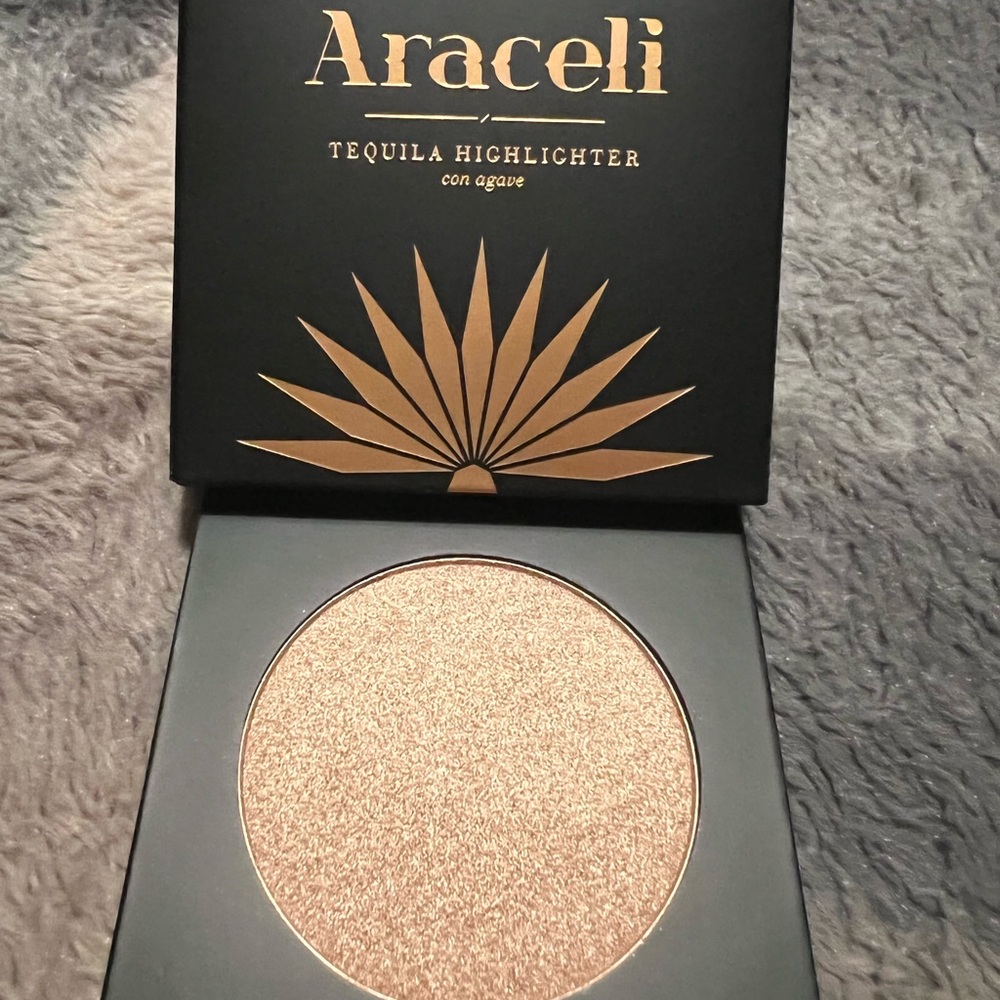 Araceli highlighter